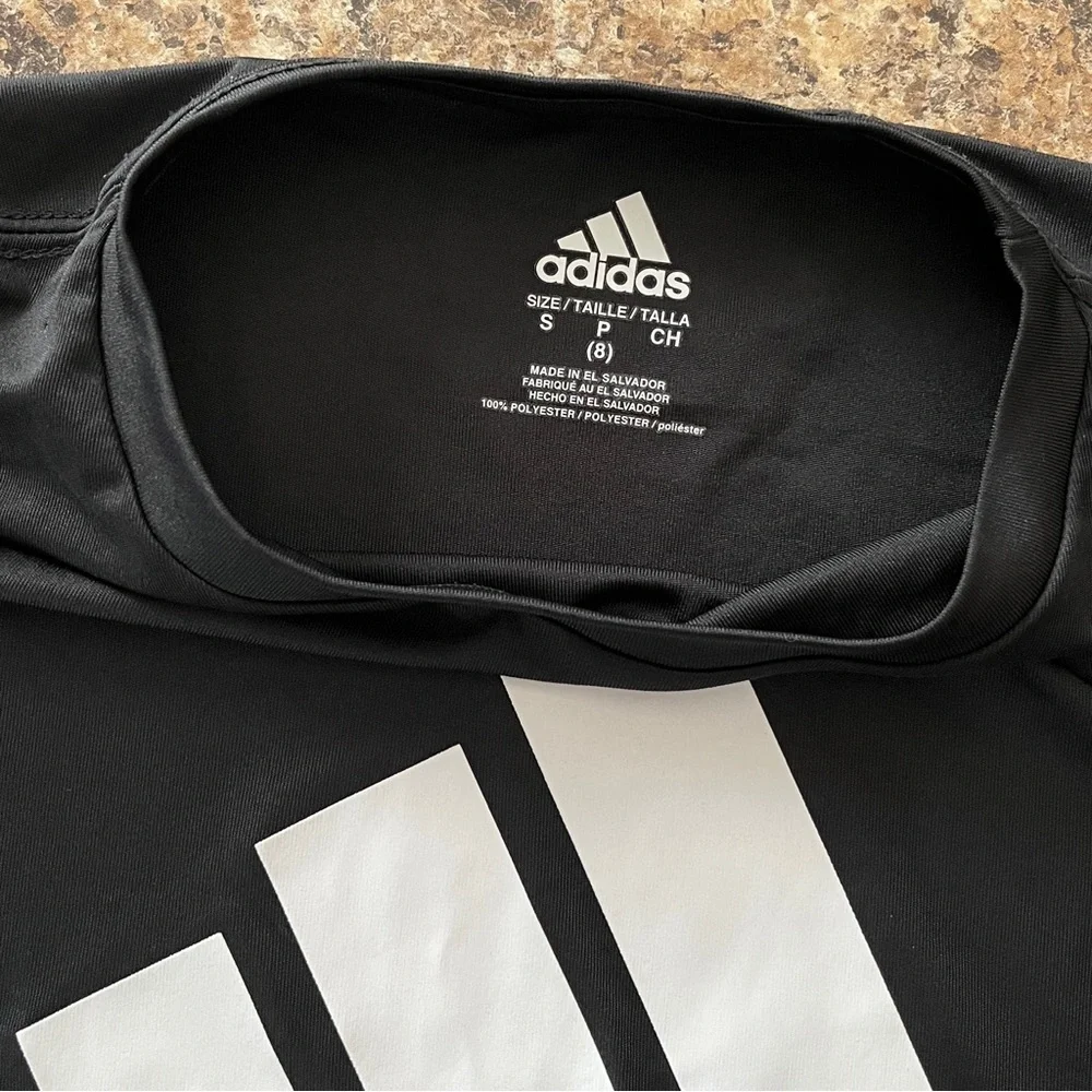 Adidas NWOT Aeroready Performance Short Sleeve Athletic Tee Boys Size Small (8)